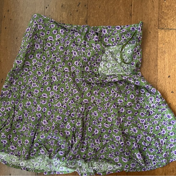 Motel Rocks mini skirt - Picture 6 of 6